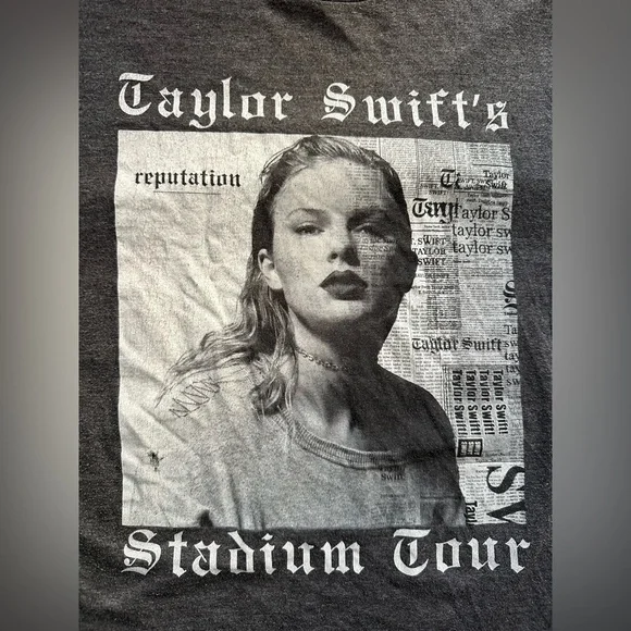 Taylor Swift Black & White 'Stadium Tour' Graphic Tee - Picture 2 of 7
